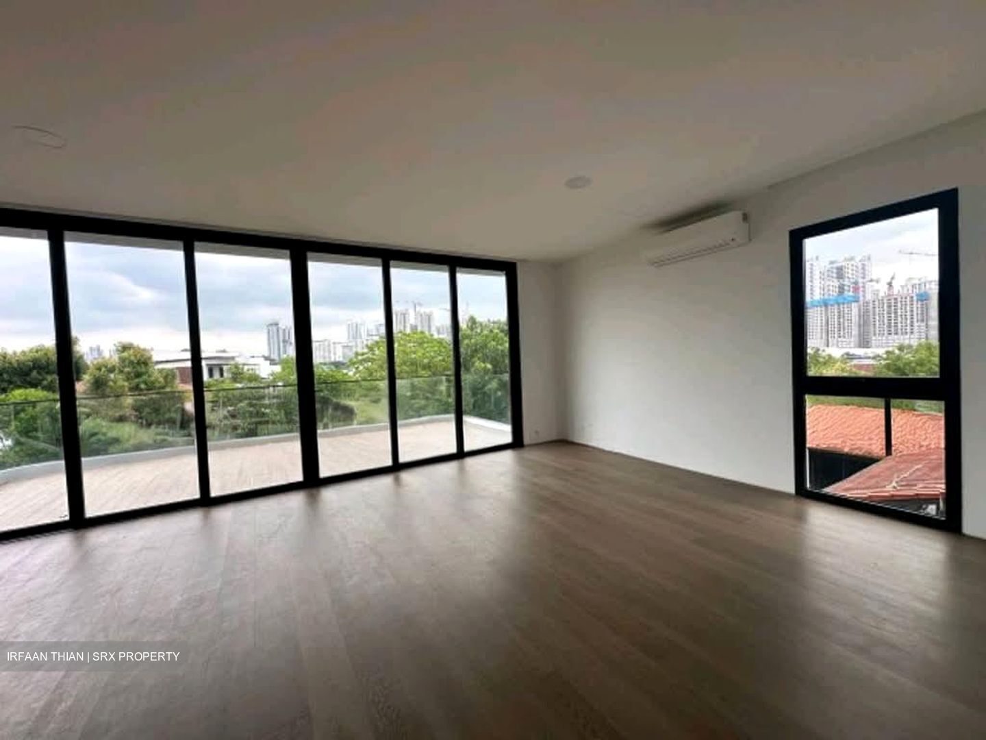 Grove Avenue (D10), Semi-Detached #539658151